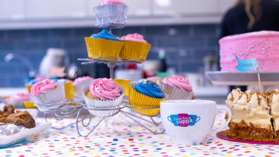Cupcakes and tea